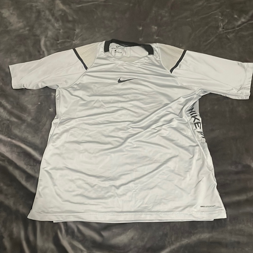 Men’s workout Nike pro shirt
